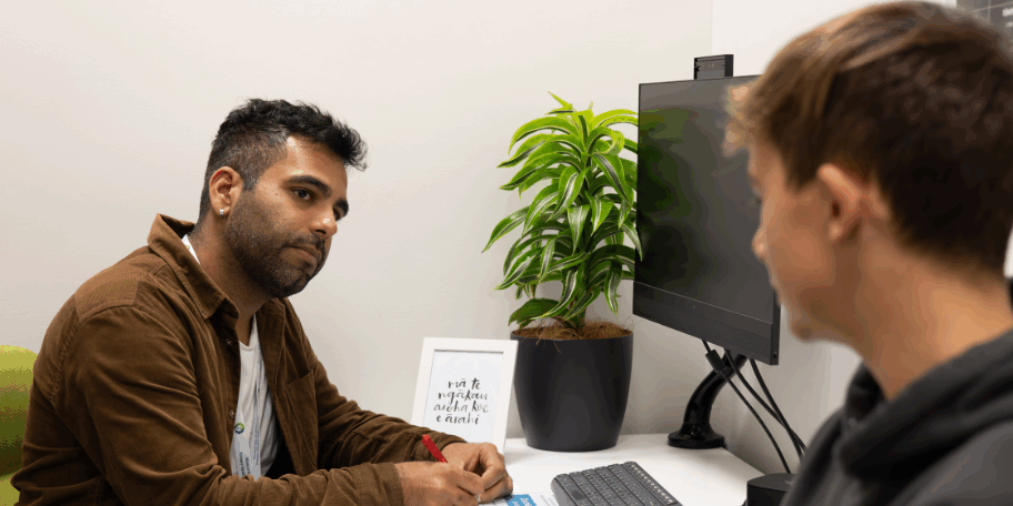 Health coach supports a young person during a BeingWell session